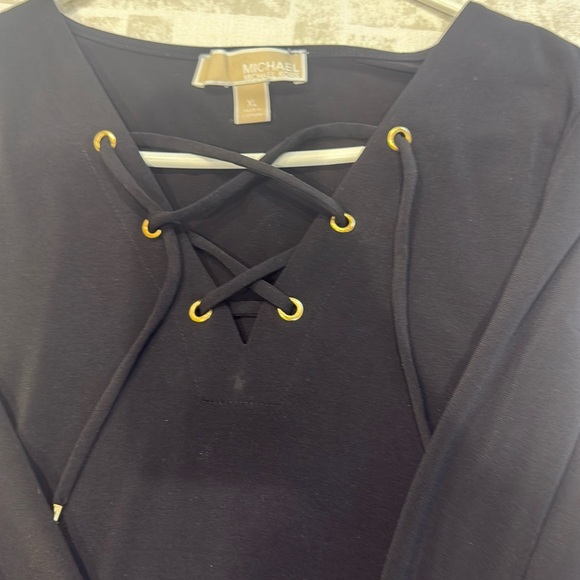 MICHAEL Michael Kors XL top EUC V neck Criss cross bell sleeve host pick - Picture 7 of 11